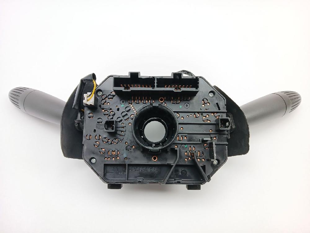 Commande autoradio 188 A4.000 735444632 de Fiat Panda / panda classic (169_) 2010-2013 60 CV - pieza usada