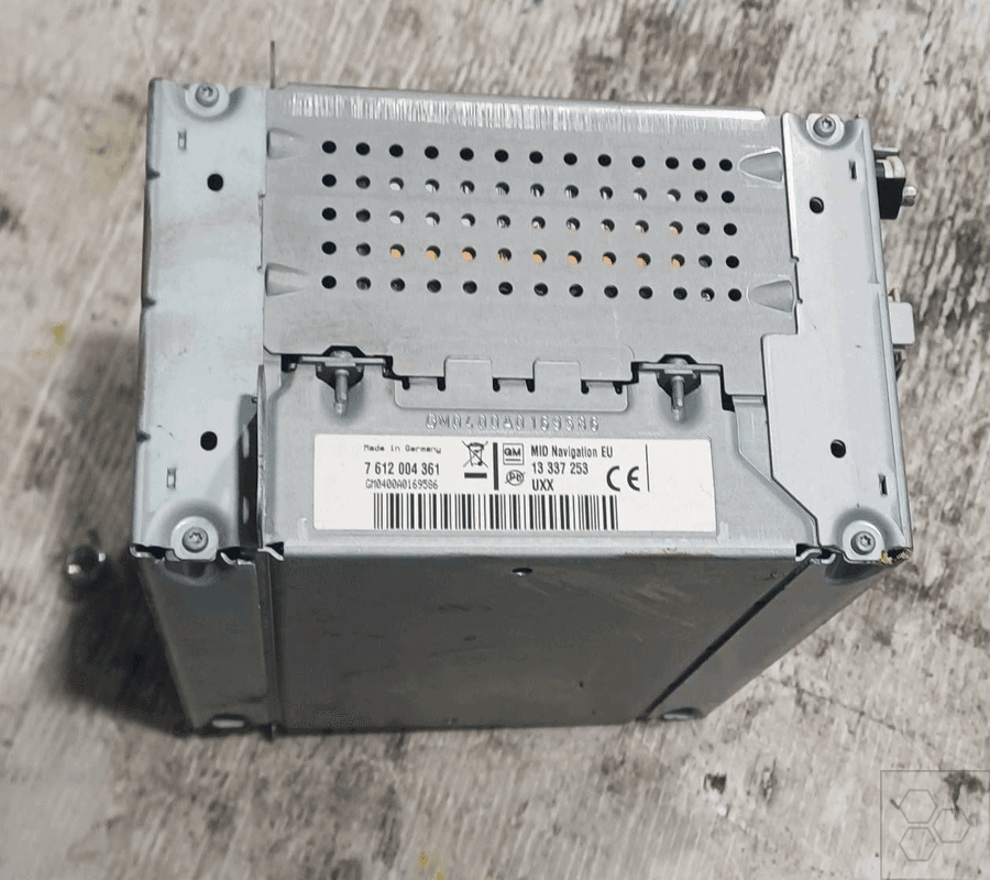 Radio A20DTH 13336630 de Opel Insignia a sports tourer (g09) 2008-2012 - pieza usada