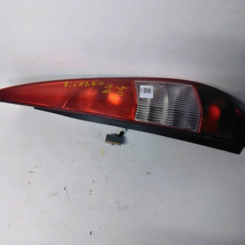 Piloto trasero derecho 1331600 de Ford Mondeo (ge) 2003-2007 - pieza usada
