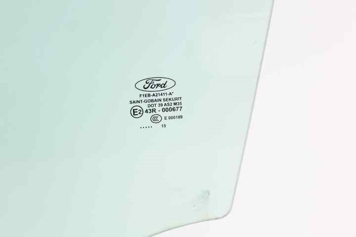 Luna delantera izquierda 1742302 de Ford Focus 2014-2018 95 CV - pieza usada