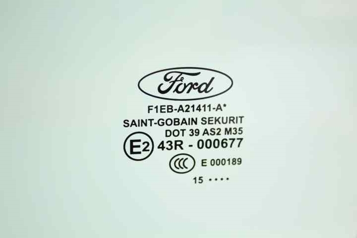 Luna delantera izquierda 1742302 de Ford Focus station 2014-2018 120 CV - pieza usada