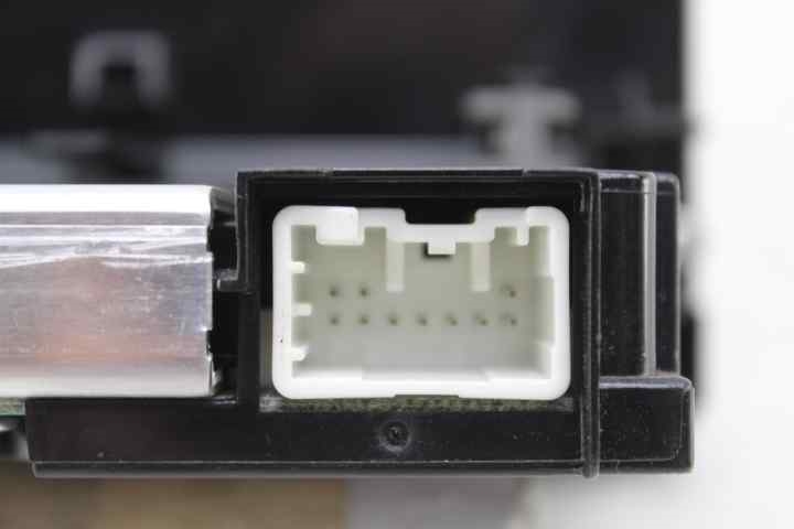 Écran multifunction 31268055 de Volvo C30 (533) 2006-2012 114 CV - pieza usada