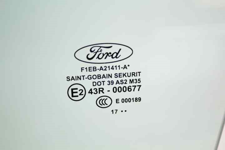Luna delantera izquierda 1742302 de Ford Focus station 2014-2018 120 CV - pieza usada