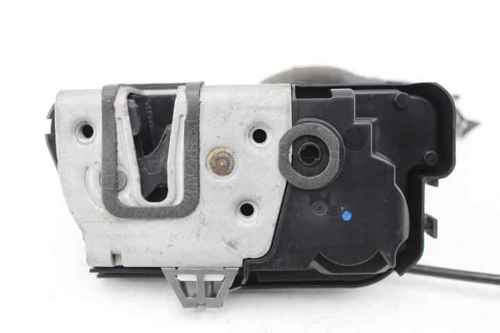 Front lock door rh 2338022 de Ford Fiesta 2022-2024 155 CV - pieza usada
