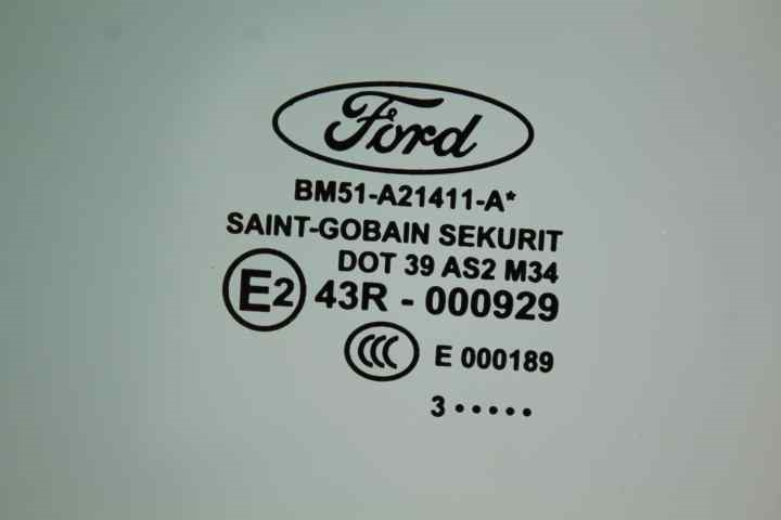 Luna delantera izquierda 1742302 de Ford Focus 2011-2014 101 CV - pieza usada