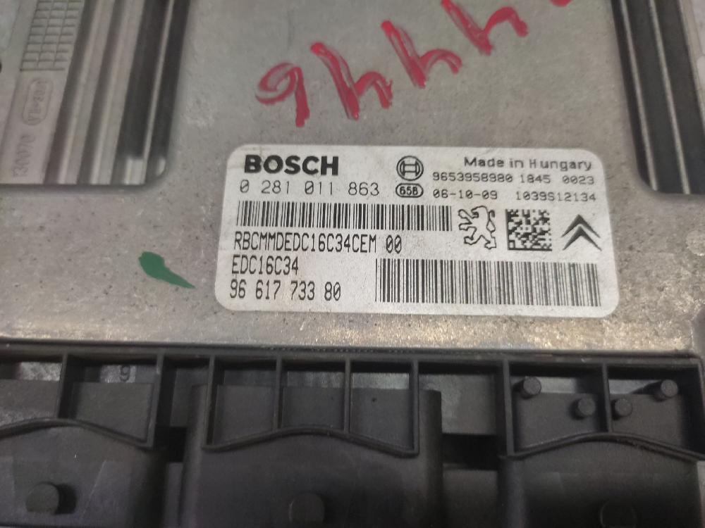 Centralita motor uce 9HX 0281011863 de Peugeot 307 (3a/c) 2004-2009 90 CV con 189632 km - pieza usada