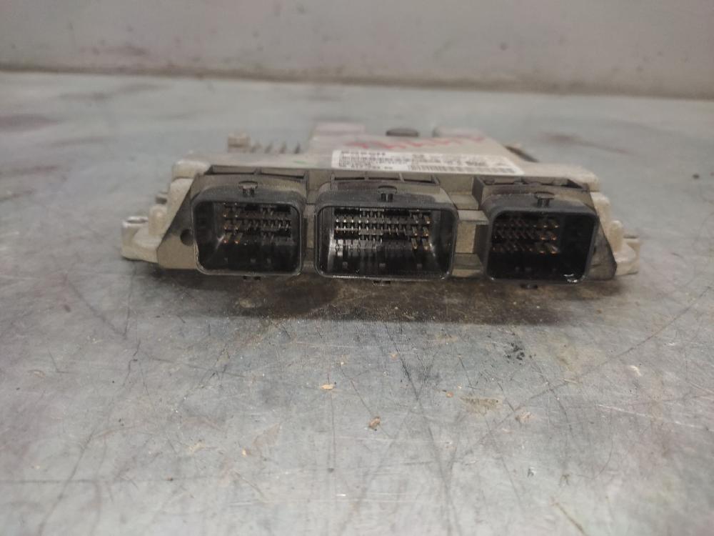 Centralita motor uce 9HX 0281011863 de Peugeot 307 (3a/c) 2004-2009 90 CV con 189632 km - pieza usada