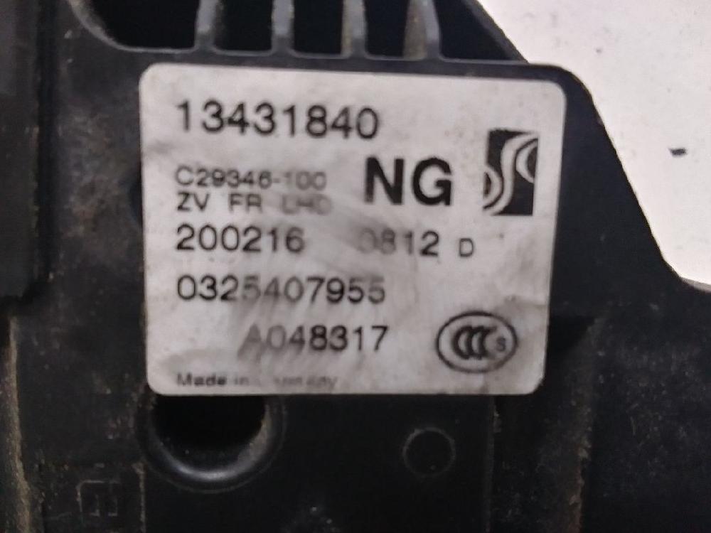 Serrure avant droit B13DTR OPT. LKU 13431840 de Opel Corsa e (x15) 2014-2015 95 CV con 211449 km - pieza usada