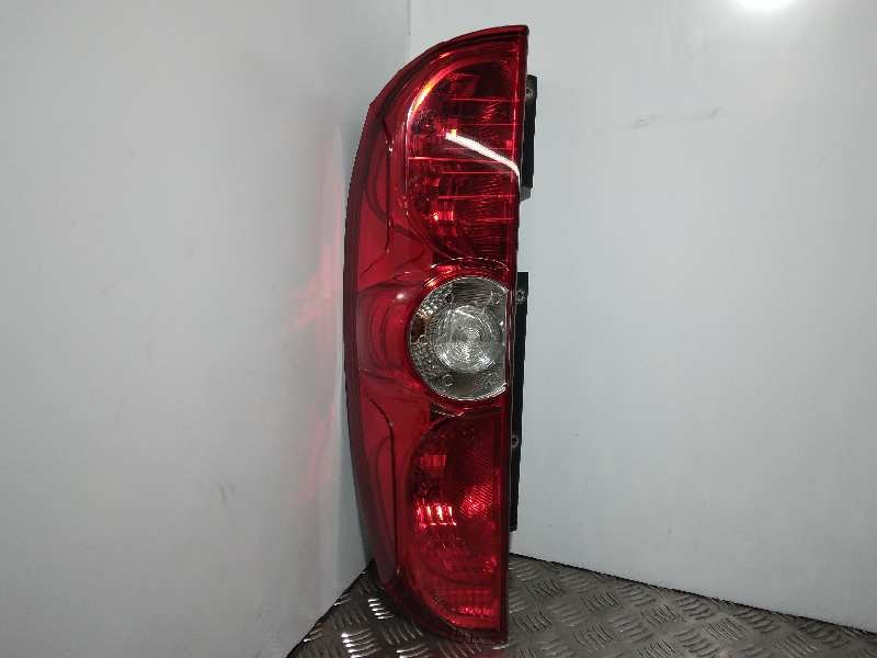 Scheinwerfer hinten rechts 263A6000 00518106730 de Fiat Doblo furgón/ranchera familiar (263_) 2010-0 75 CV con 206660 km