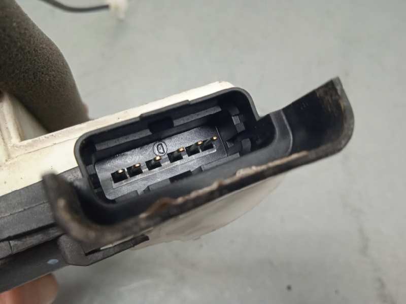 Cerradura puerta delantera derecha 9HZ 732290 de Peugeot 3008 monospace (0u_) 2009-2016 109 CV con 173833 km - pieza usada