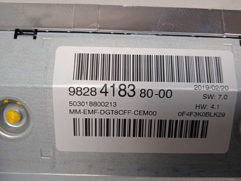 Schermo multifunzione HN05 9828418380 de Peugeot 3008 2016-2020 131 CV con 48084 km - pieza usada