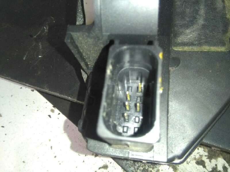 Türschloss vorne rechts A20DT 13579523 de Opel Zafira tourer 2010-2016 131 CV - pieza usada