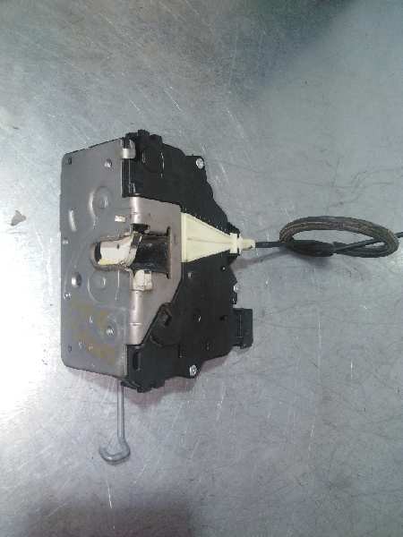 Serrure avant droit B14XER OPT. LDD 13431840 de Opel Corsa d (s07) 2011-2014 90 CV - pieza usada