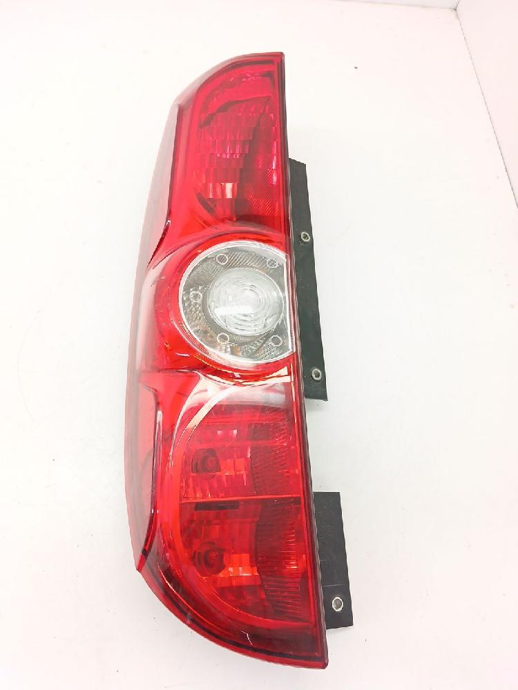 Piloto trasero izquierdo 330 A1.000,552 83 775 00519248460 de Opel Combo furgón/ranchera familiar (x12) 2012-0 95 CV