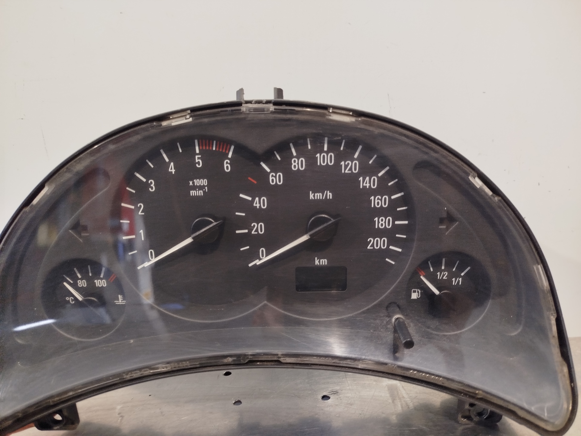 OPEL Corsa C (2000-2006) Speedometer 09166808FB 24889881