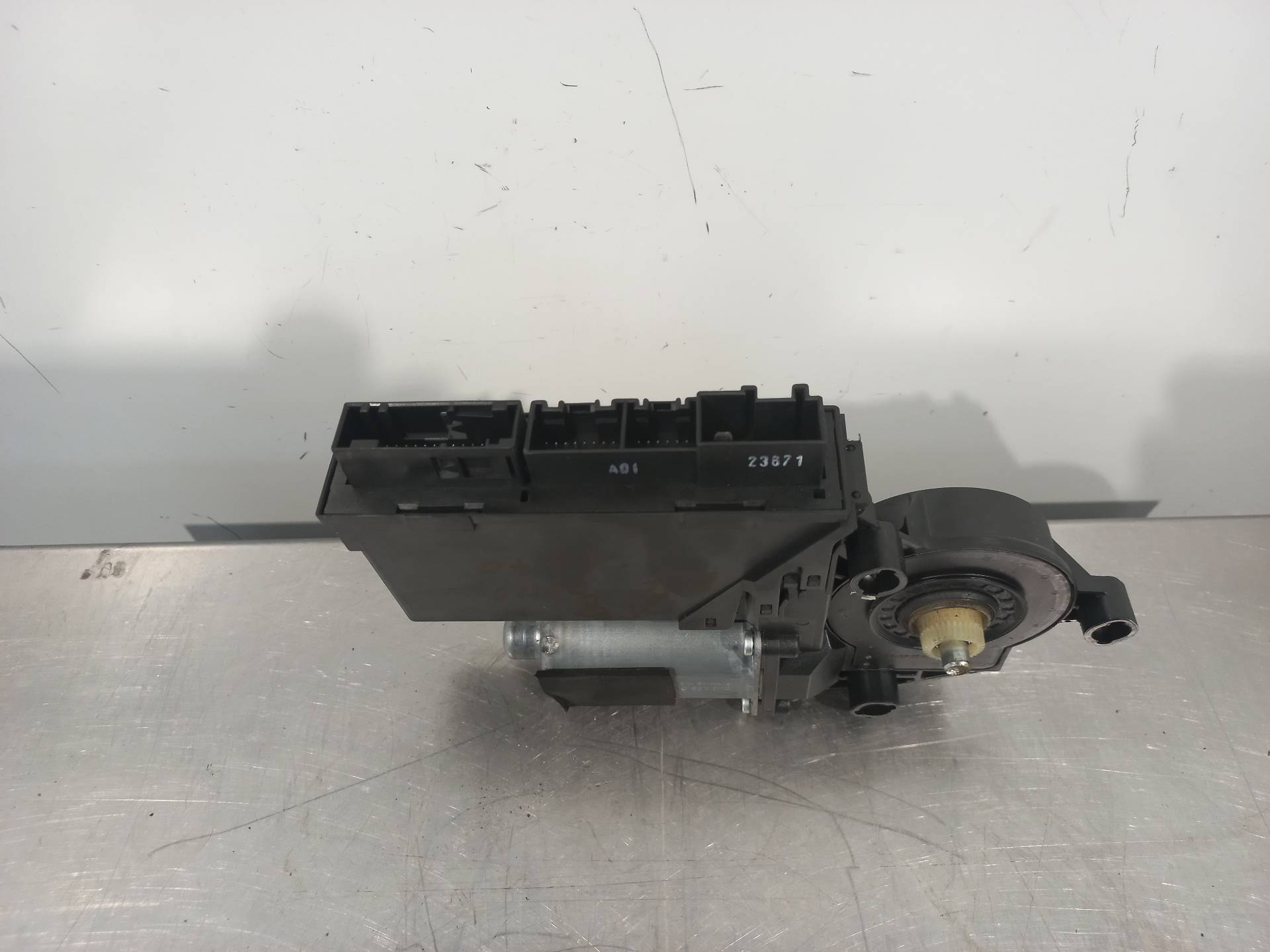 AUDI A8 D3/4E (2002-2010) Front Right Door Window Control Motor 4E1910802B 26409977