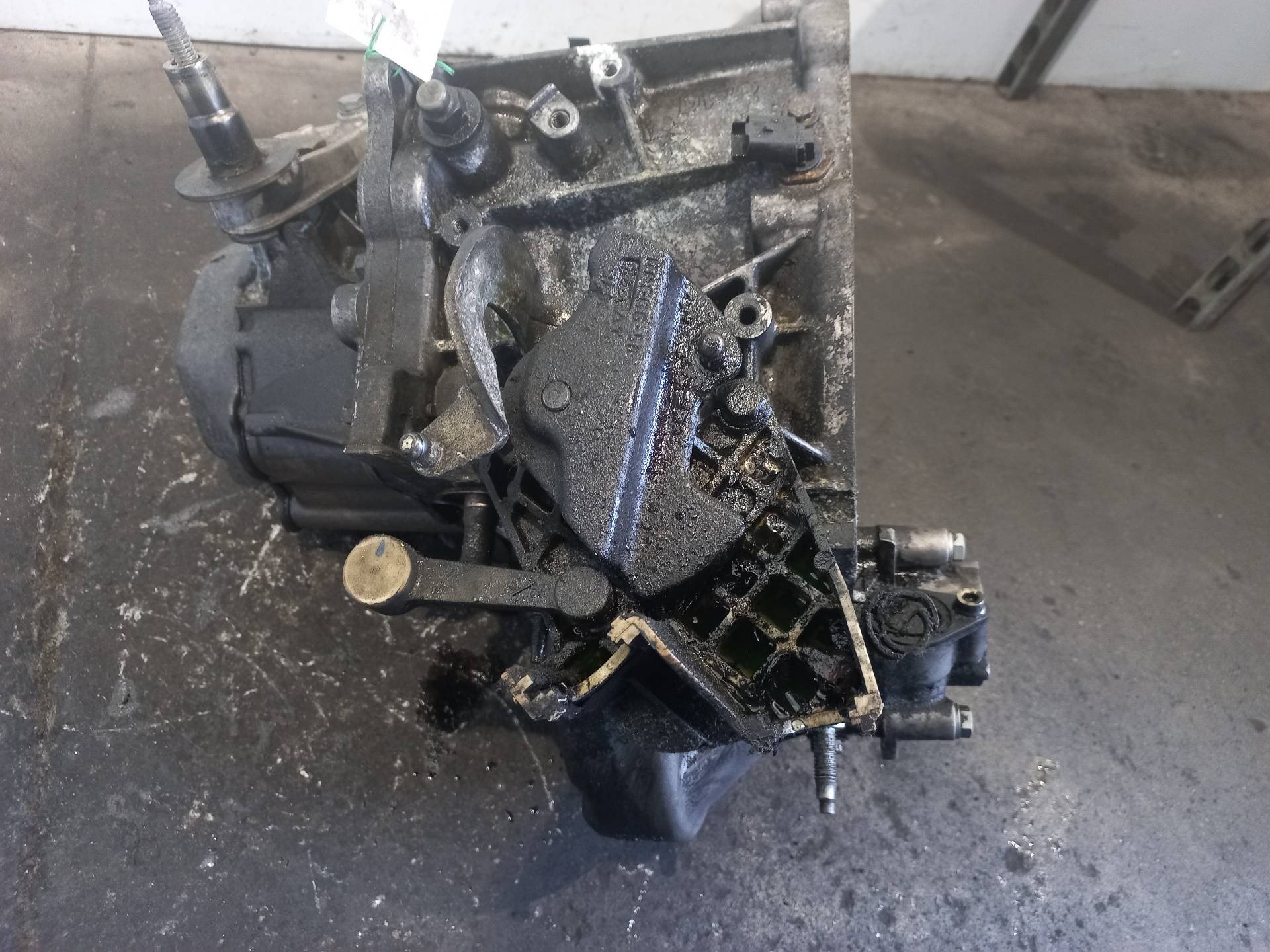 PEUGEOT 307 1 generation (2001-2008) Gearbox 20DM09 24292717