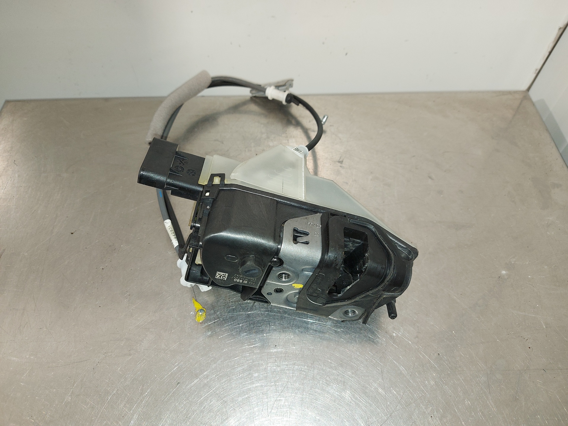 CITROËN C3 2 generation (2009-2016) Front Right Door Lock 16942937 24888338