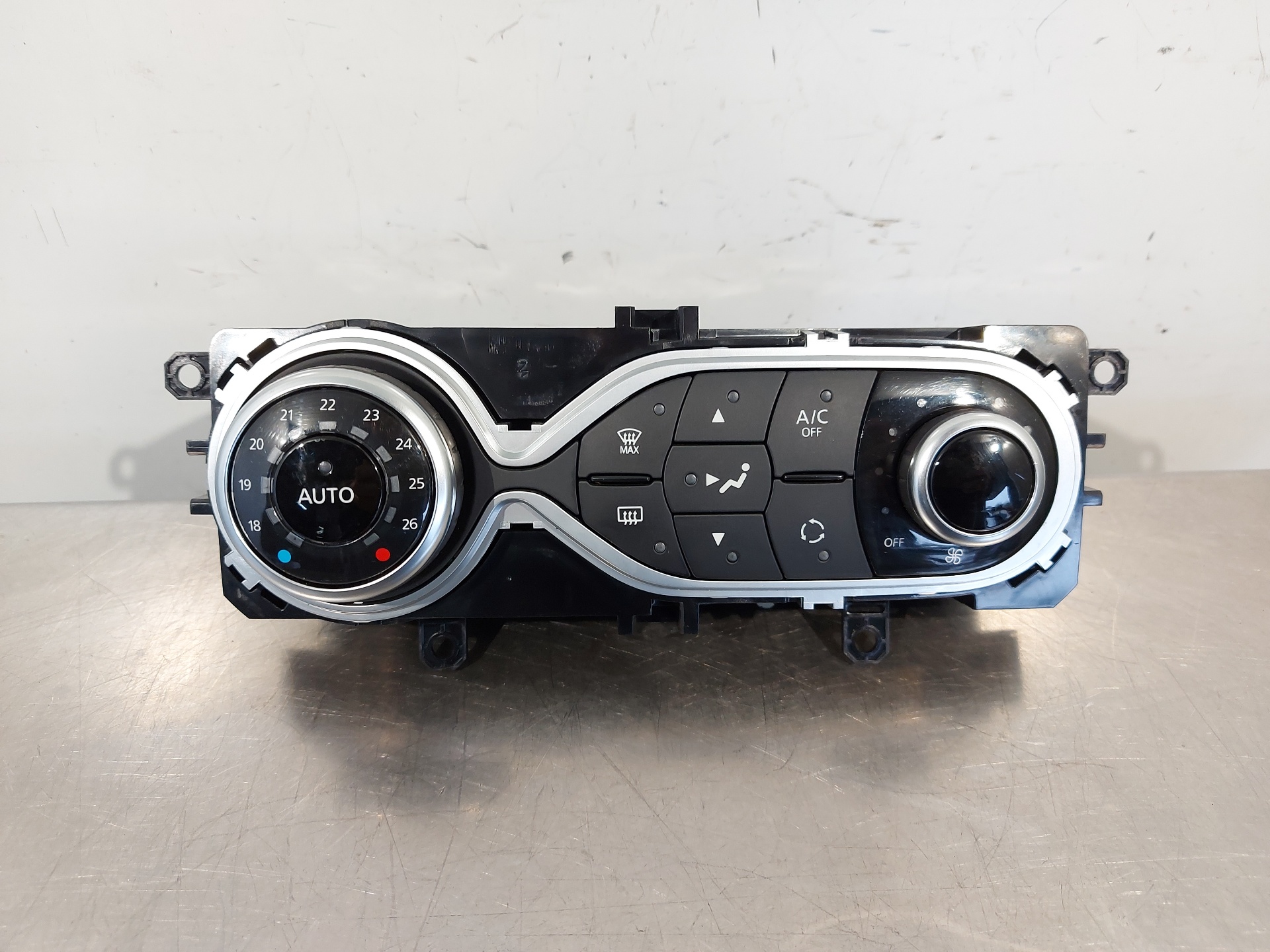 RENAULT Clio 4 generation (2012-2020) Klimakontrollenhet 275105430R 24889792