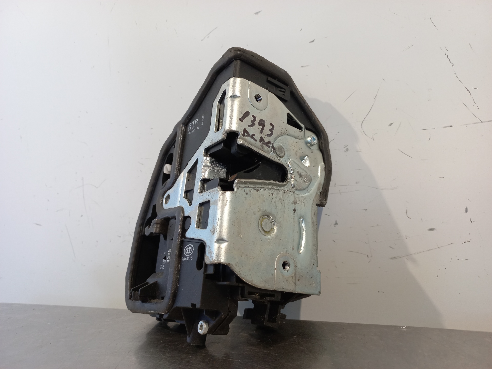 BMW 3 Series E90/E91/E92/E93 (2004-2013) Front Right Door Lock 7059974 26414409