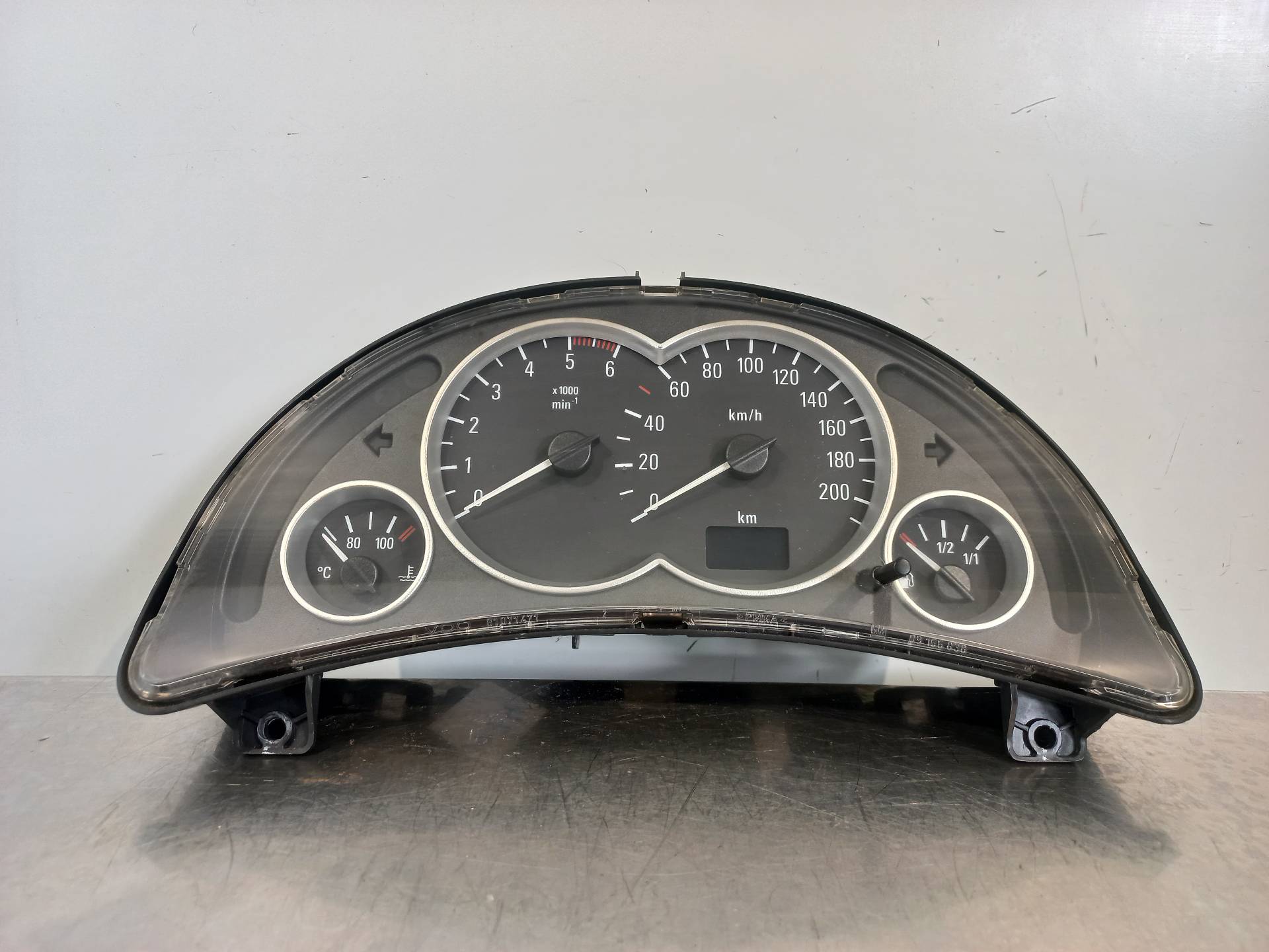 PEUGEOT Corsa C (2000-2006) Speedometer 13117943CA 24887612