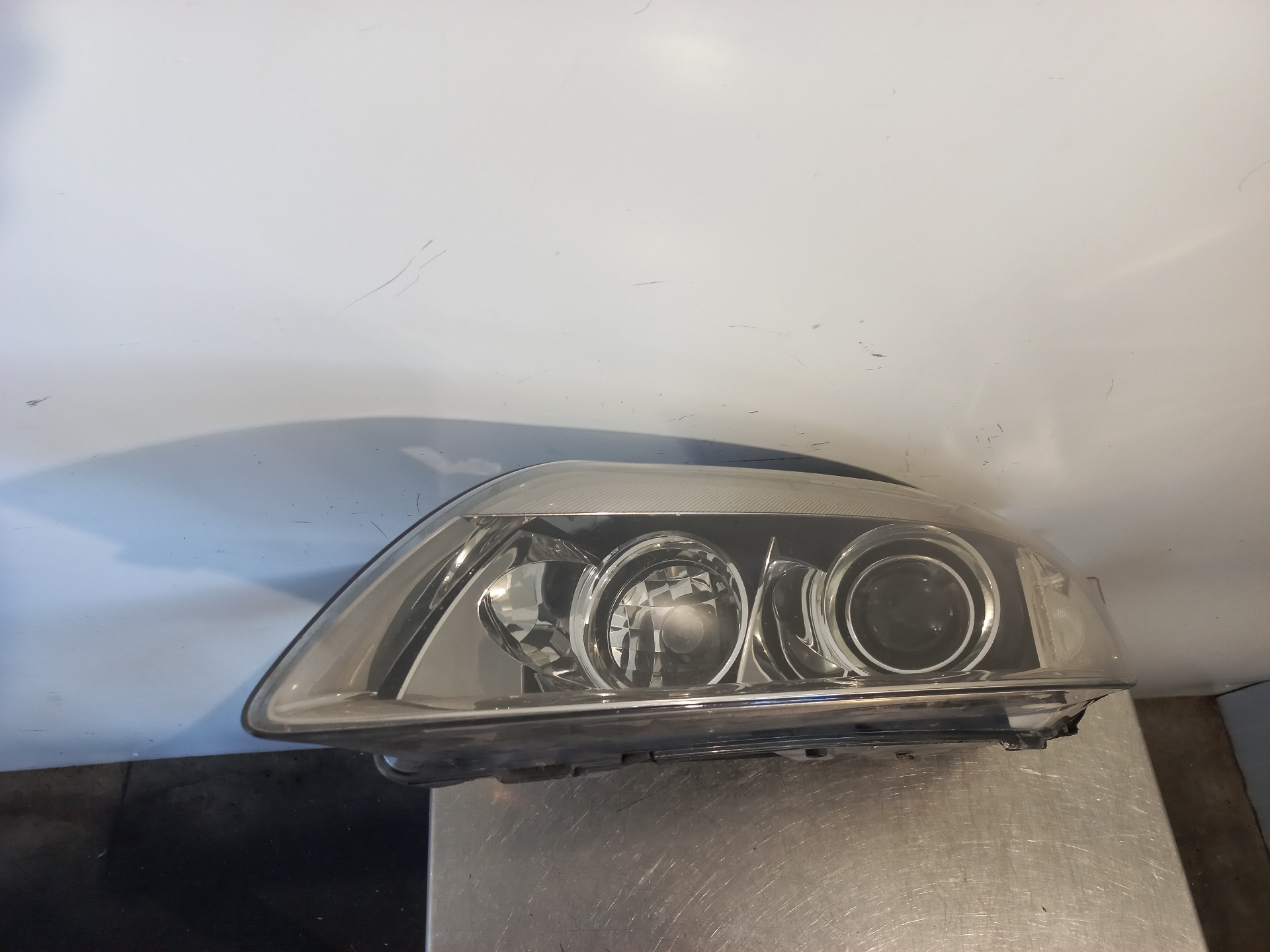 AUDI Q7 4L (2005-2015) Front Left Headlight 24914728