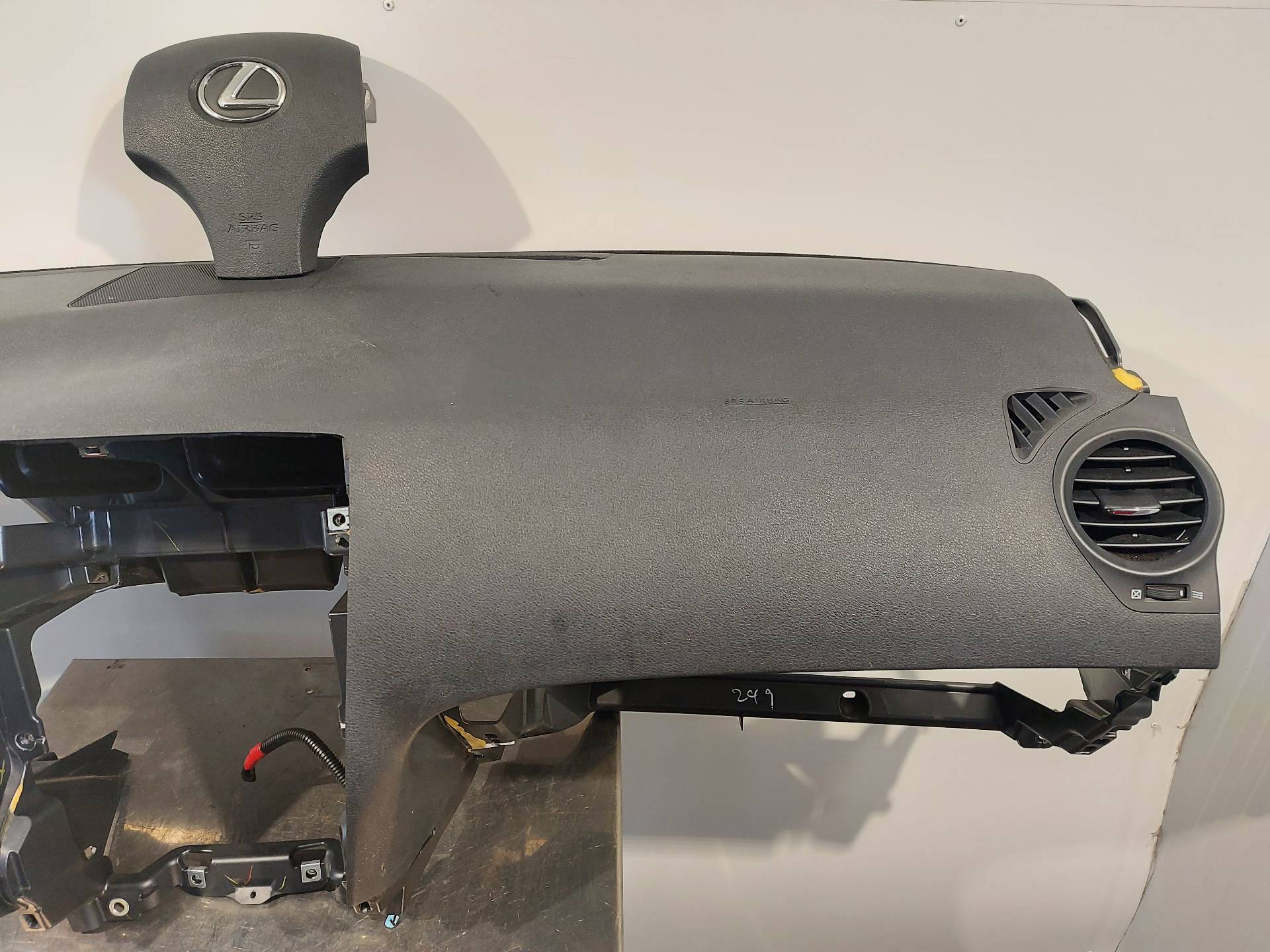 LEXUS IS XE20 (2005-2013) Other part 26406879