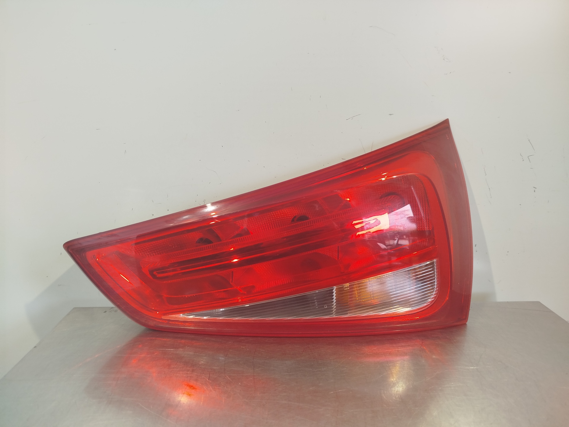 AUDI A1 8X (2010-2020) Rear Right Taillight Lamp 8X0945094D 24890312