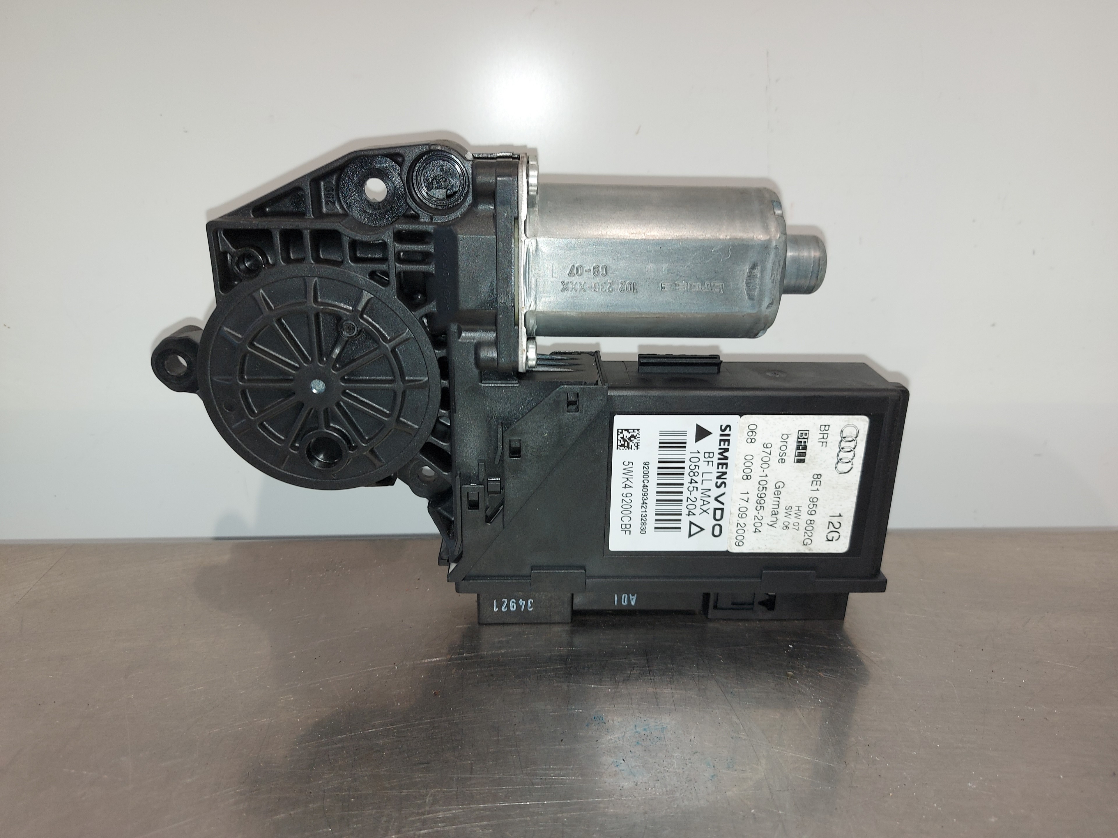 FIAT 500L 1 generation (2012-2024) Front Right Door Window Control Motor 8E1959802G 26409018