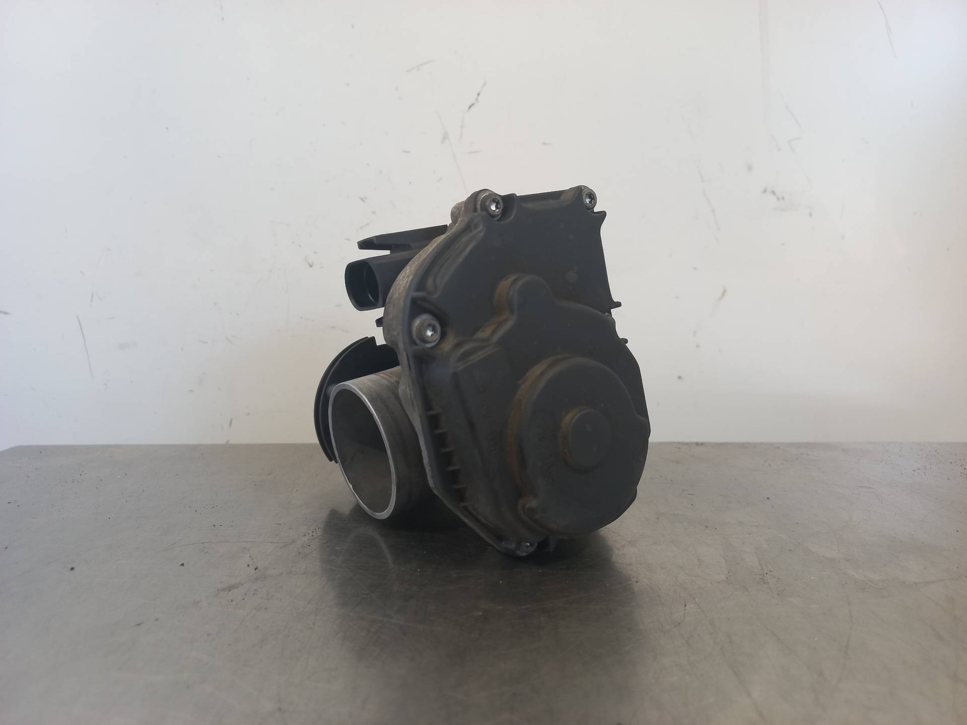 NISSAN Sunny N14 (1991-1995) Throttle Body 030133067D 26410952