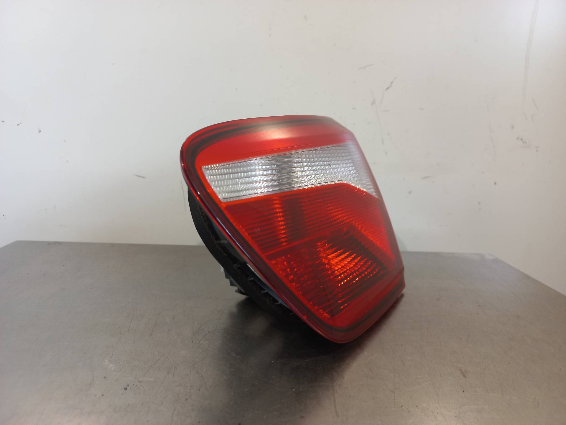 SEAT Ibiza 4 generation (2008-2017) Rear Right Taillight Lamp 6J8945094C 26410849