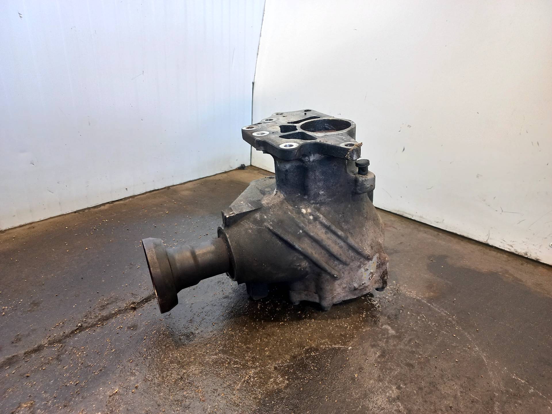 VOLVO XC90 1 generation (2002-2014) Front Transfer Case 30700016 26408775