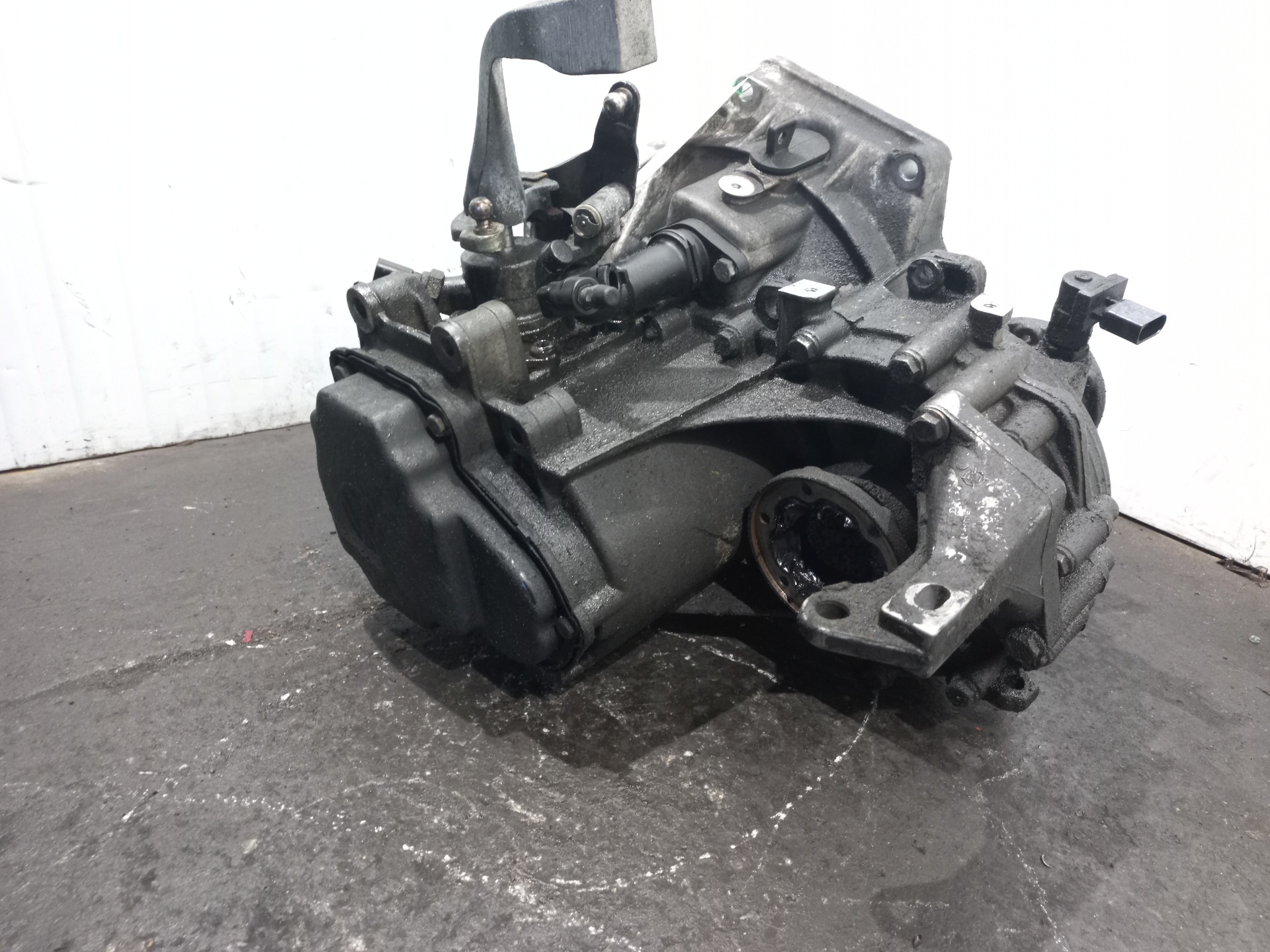 NISSAN Almera N15 (1995-2000) Gearbox EKU 27270532