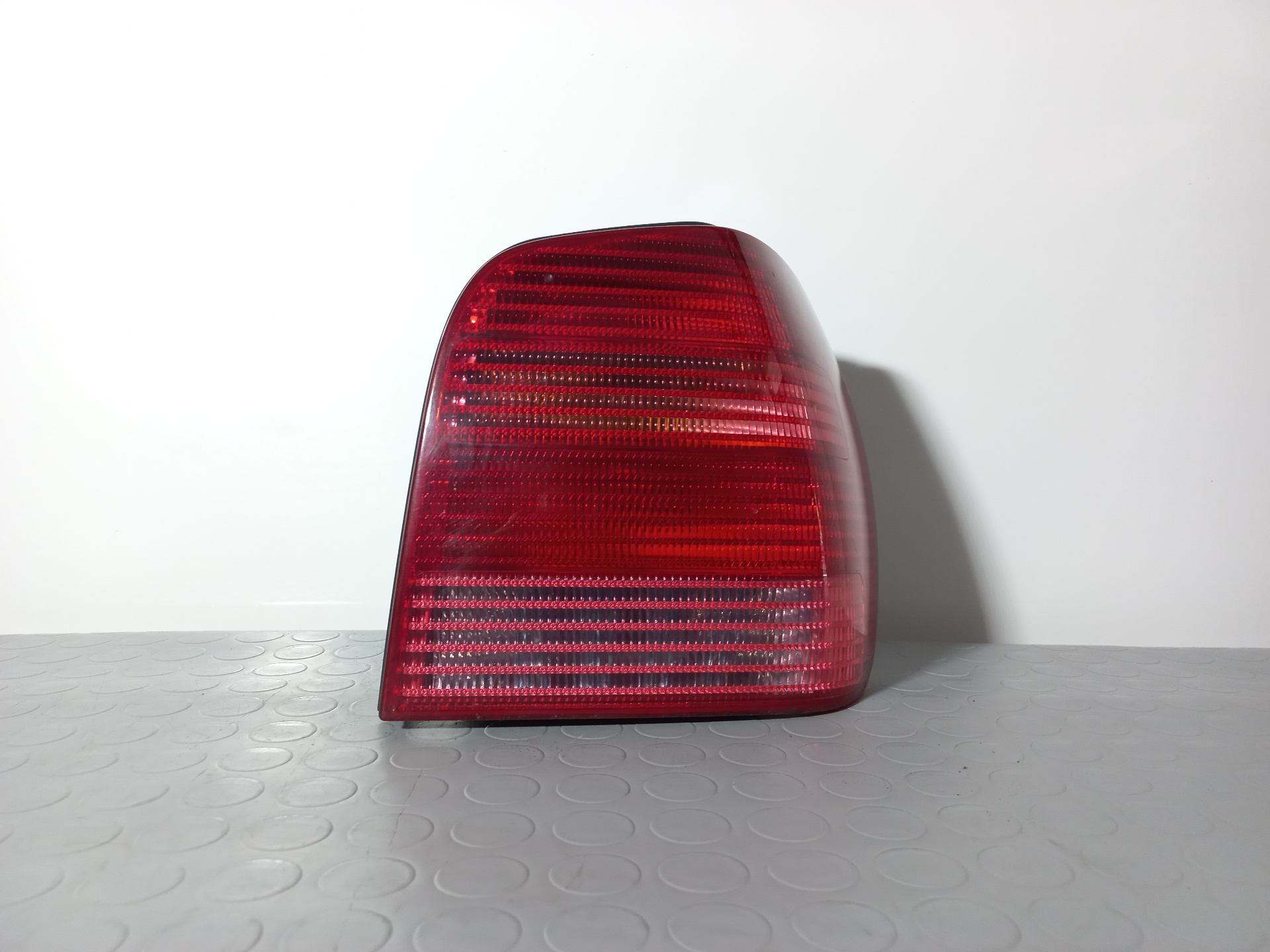 VOLKSWAGEN Polo 3 generation (1994-2002) Rear Right Taillight Lamp 6N0945096H 24890778