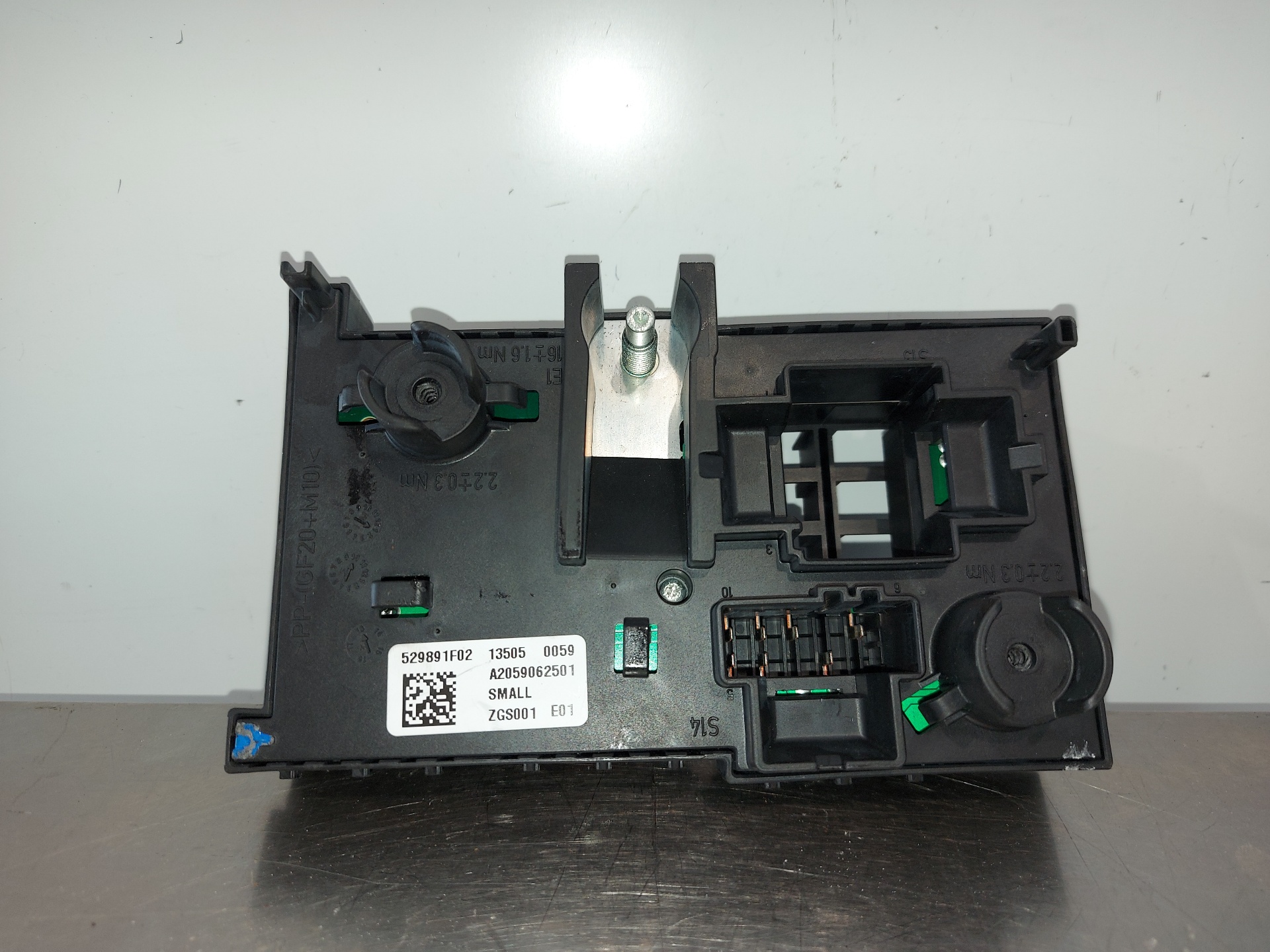 MERCEDES-BENZ C-Class W205/S205/C205 (2014-2023) Fuse Box A2059062501 24887834