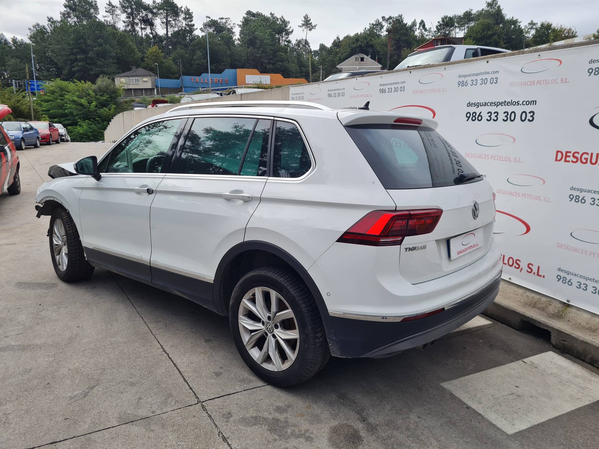 VOLKSWAGEN Tiguan 1 generation (2007-2017) Lève-vitre de porte arrière droite 5NA839462C 26411268