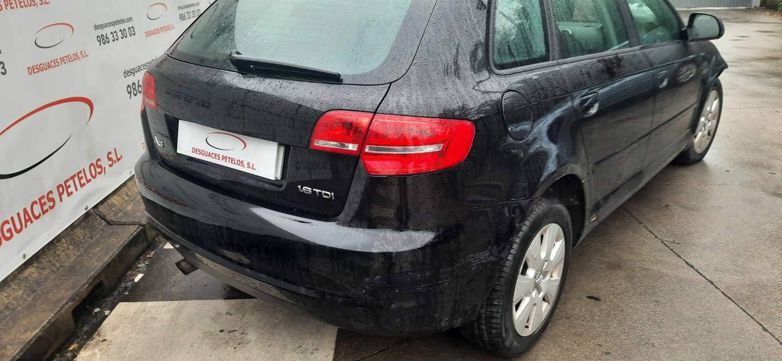 AUDI A3 8P (2003-2013) Galinių dešinių durų stiklo pakelėjo varikliukas 8P4959802F 26411006