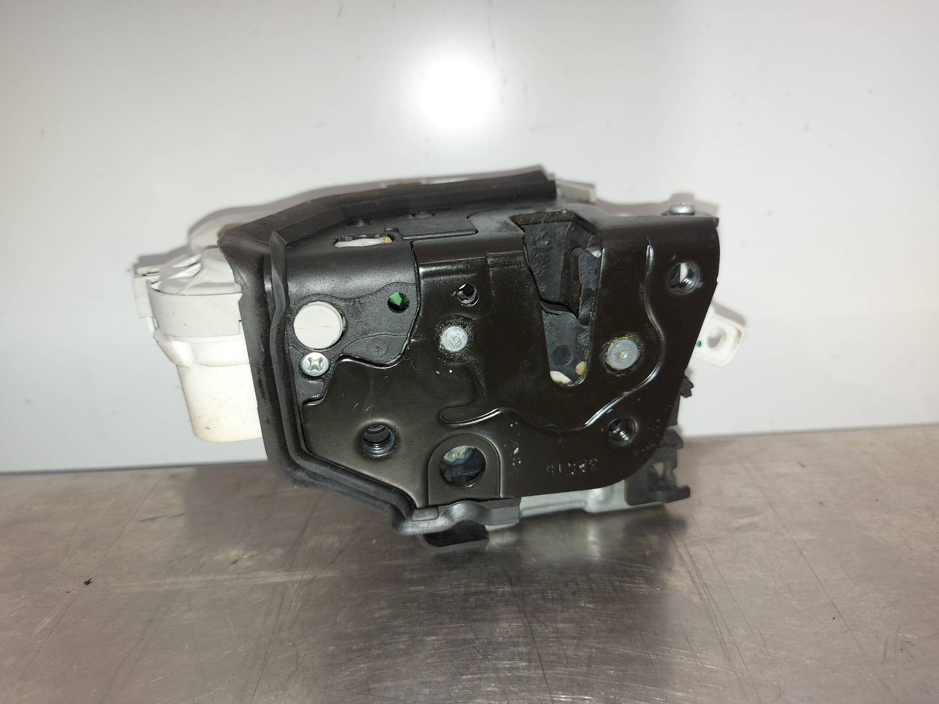 AUDI A3 8V (2012-2020) Front Left Door Lock 8X1837015C 26410551