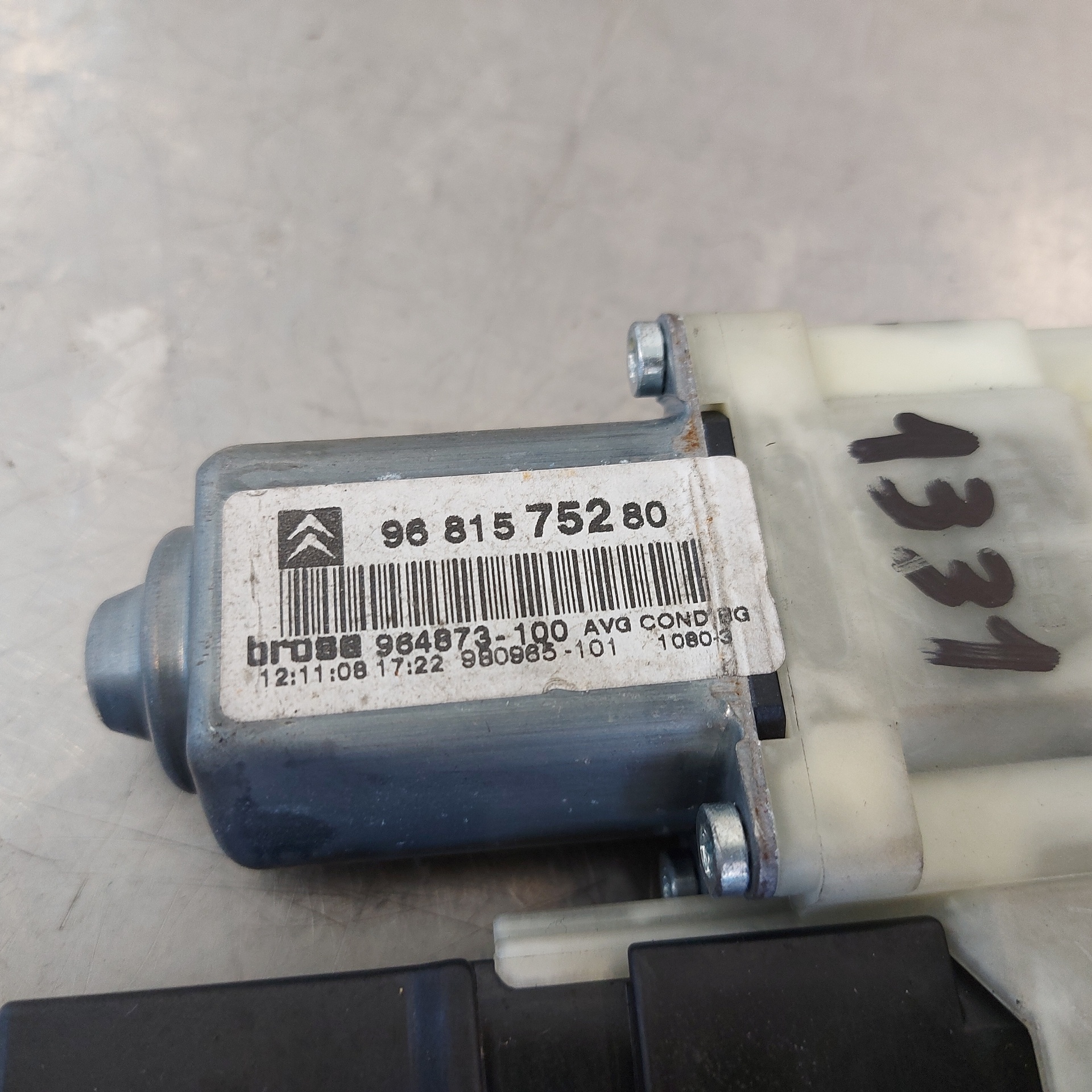 PEUGEOT C4 1 generation (2004-2011) Motor regulator geam ușă stânga față 9681575280 24891656