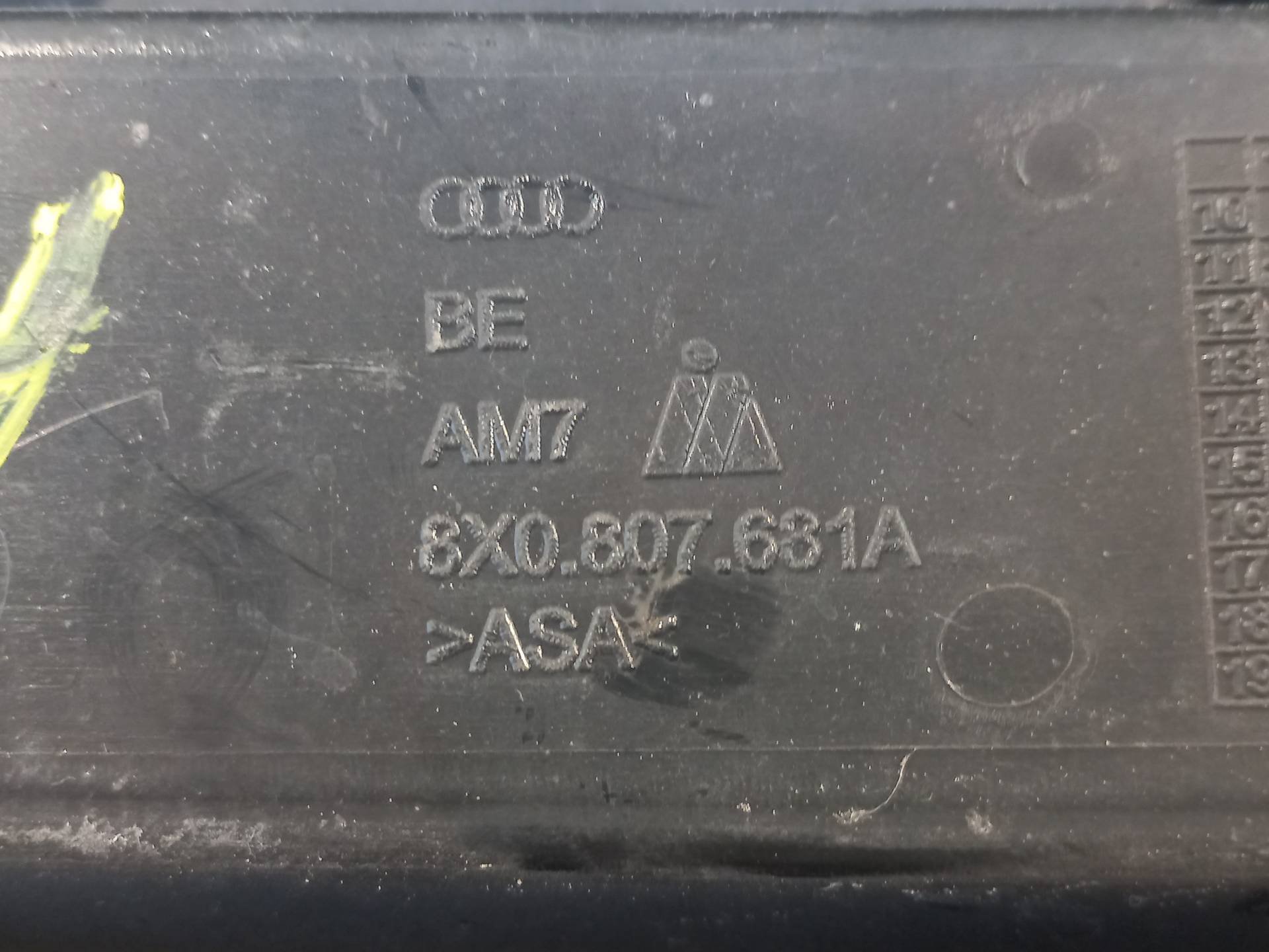 AUDI A1 8X (2010-2020) Front venstre grill 8X0807681A 24886213