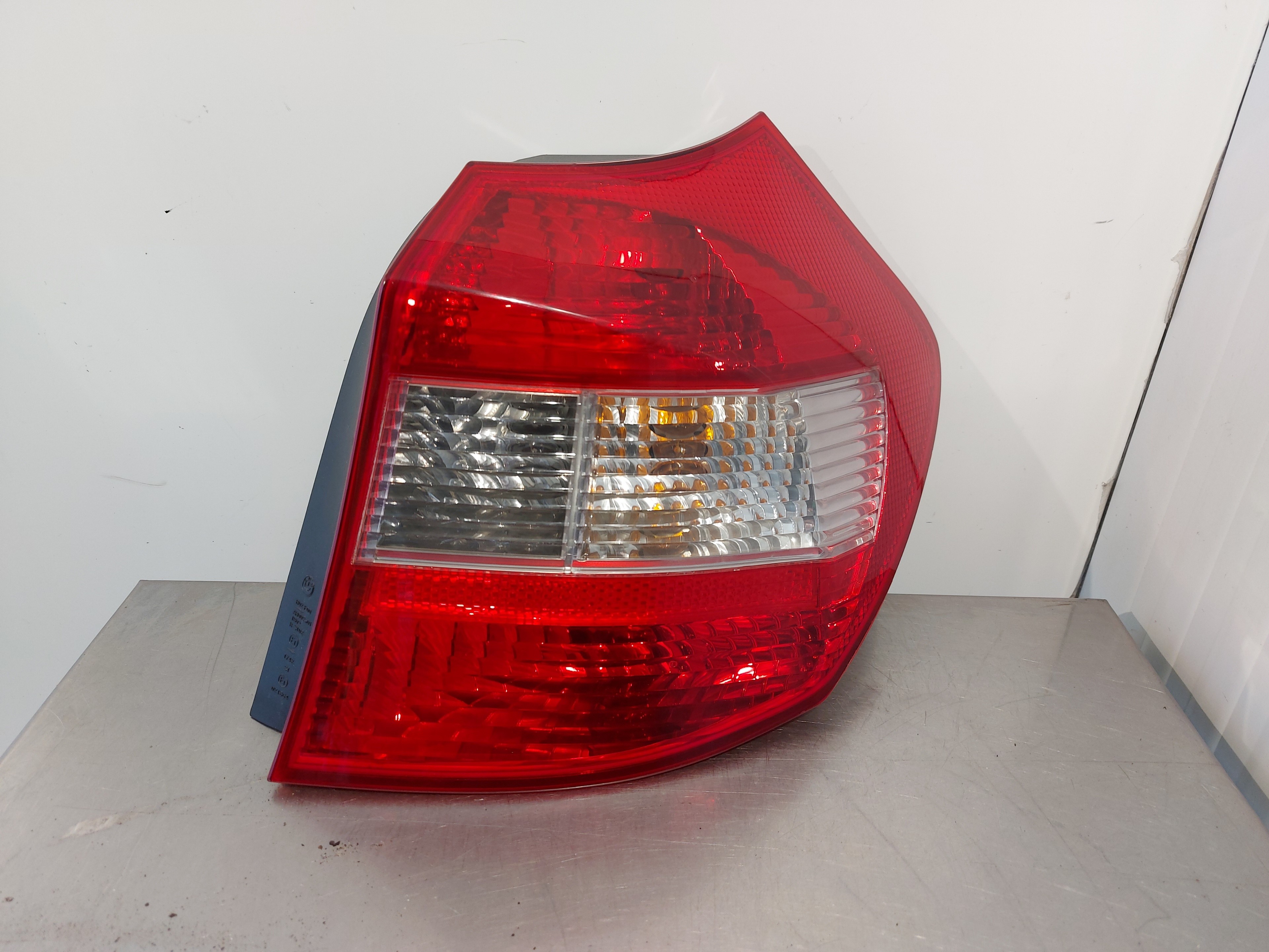 BMW 1 Series E81/E82/E87/E88 (2004-2013) Rear Right Taillight Lamp 692450212 26409039