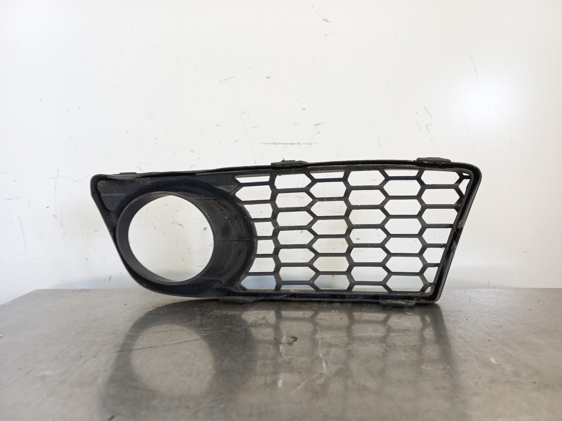 BMW 1 Series F20/F21 (2011-2020) Front Right Grill 26414034