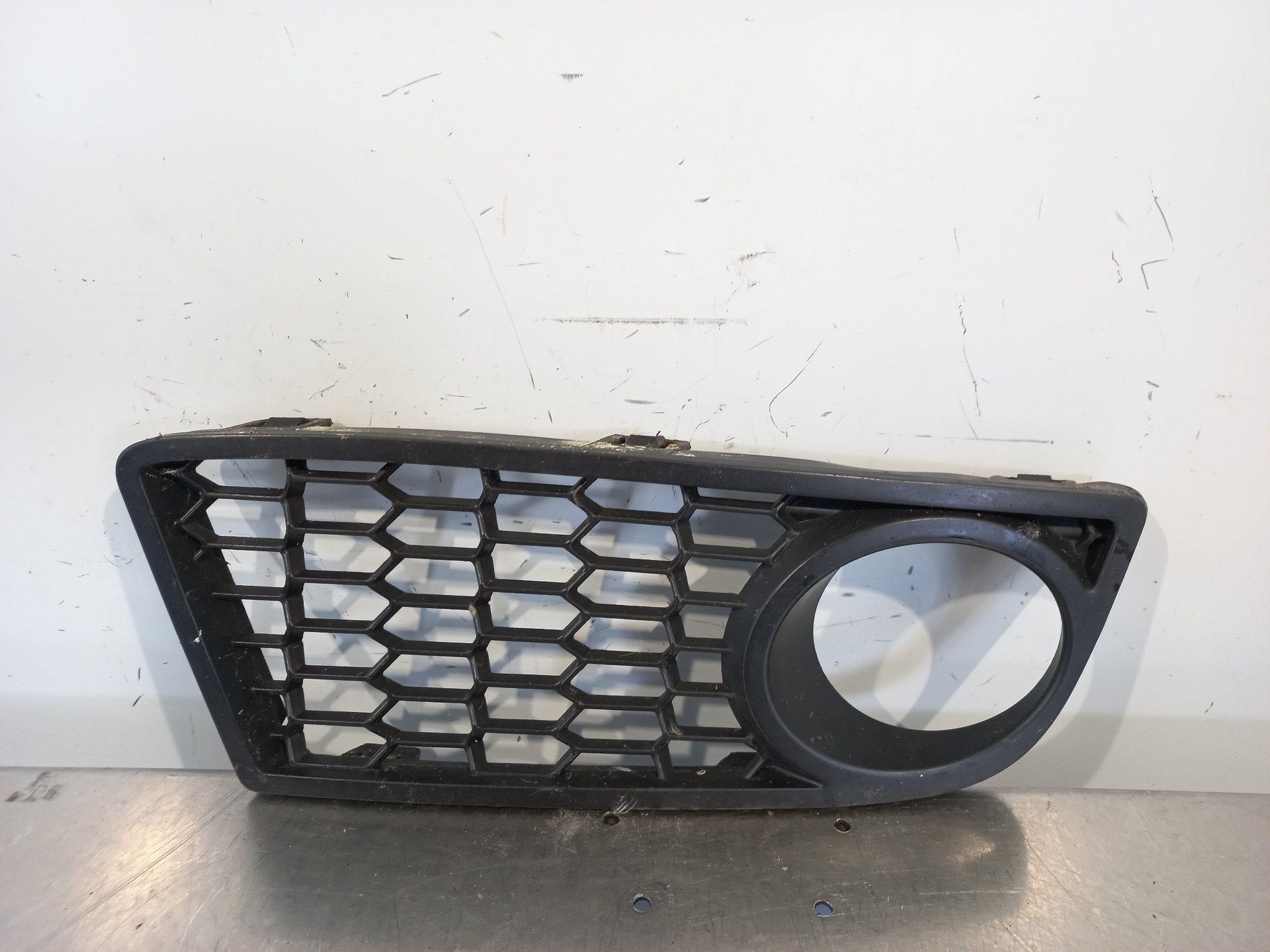 BMW 1 Series F20/F21 (2011-2020) Front Right Grill 26414034