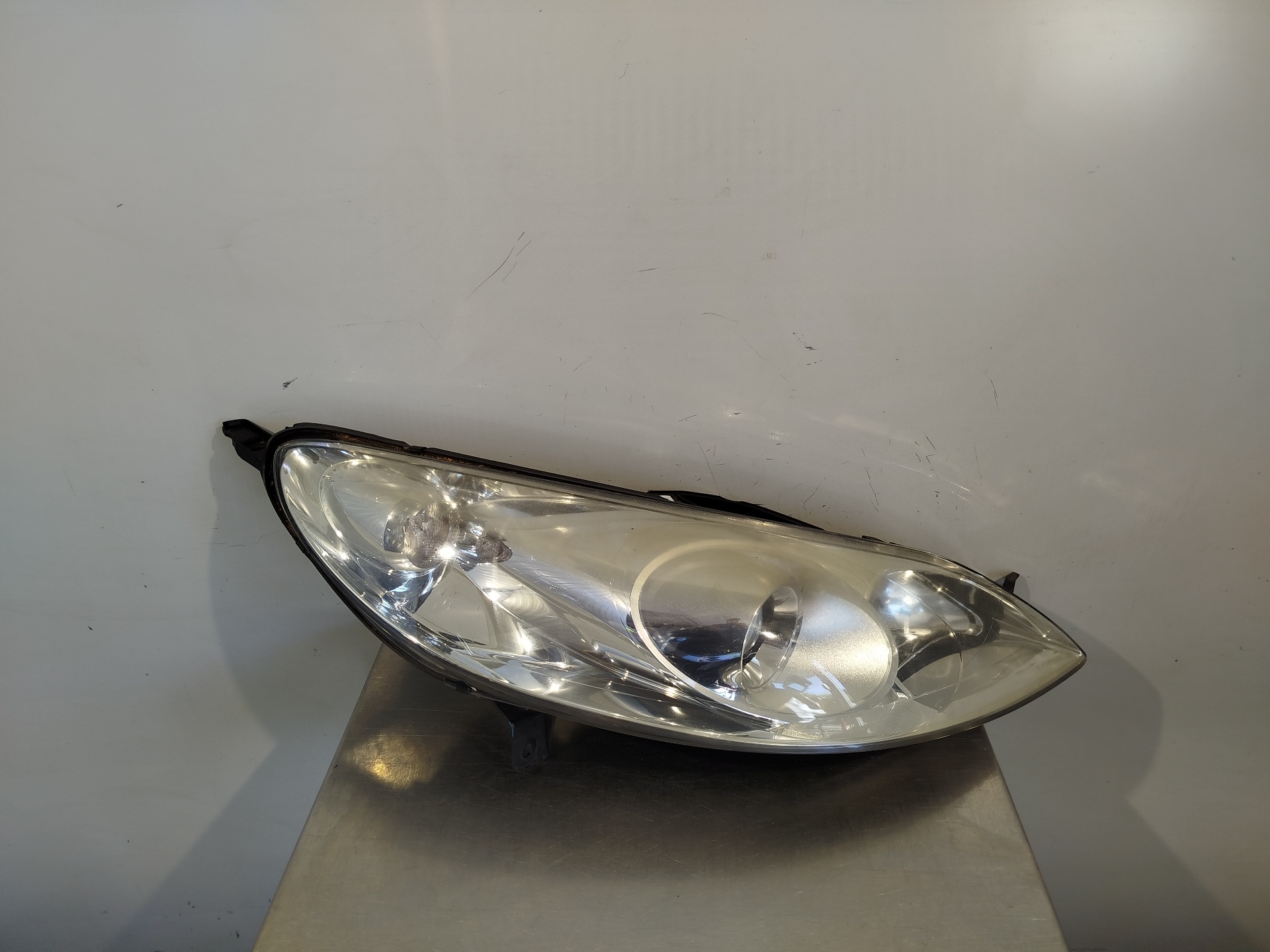 PEUGEOT 407 1 generation (2004-2010) Front Right Headlight 9660235980 24892029