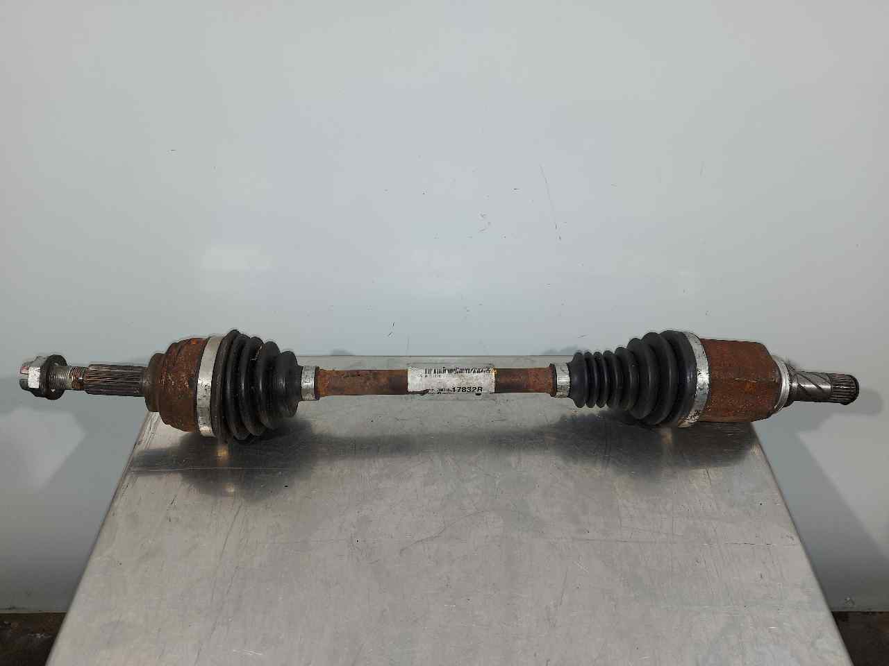 DACIA Sandero 2 generation (2013-2020) Front Left Driveshaft 391017832R 26407338