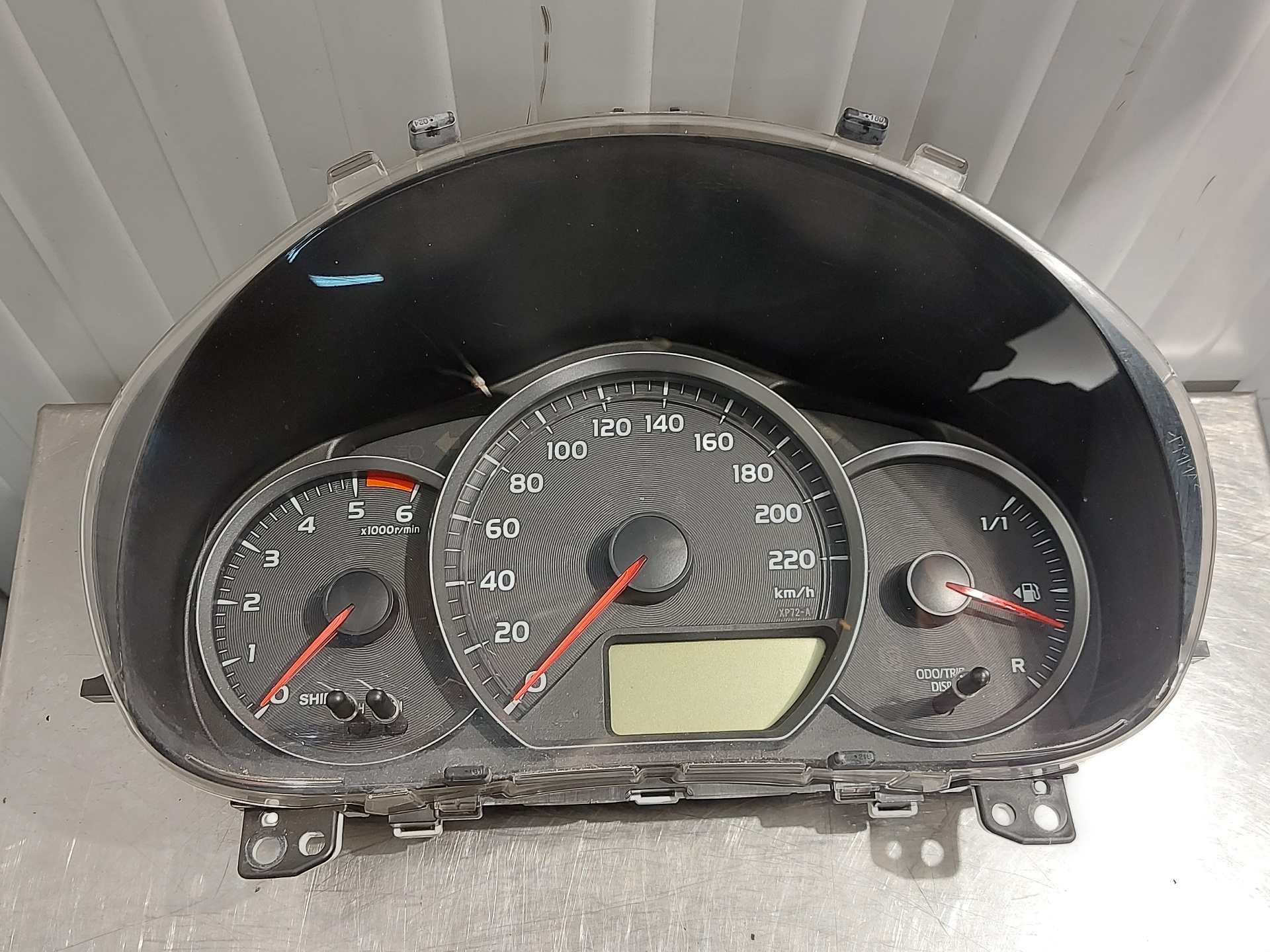 TOYOTA Yaris 3 generation (2010-2019) Speedometer 838000DQ00 26409897