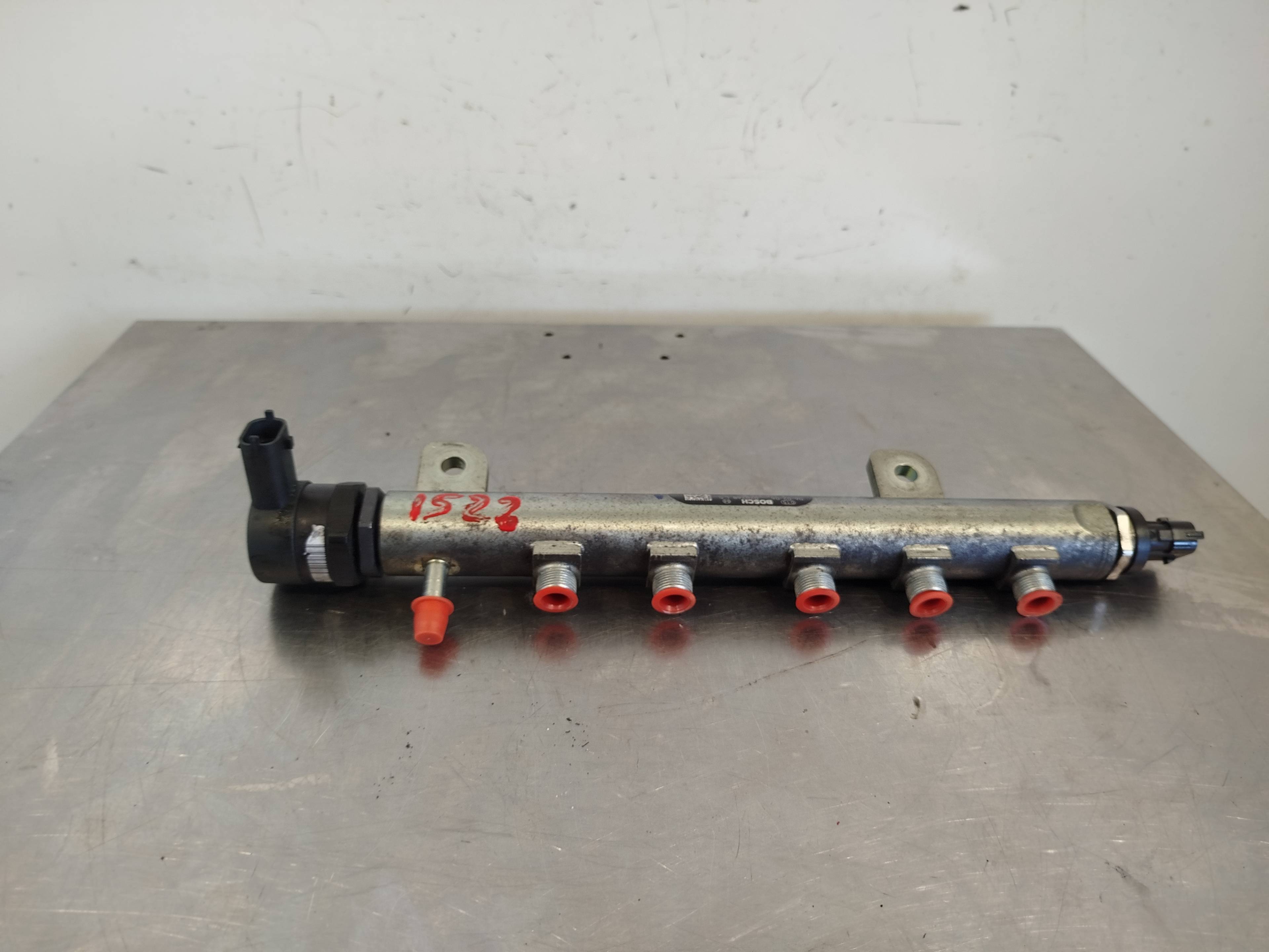 OPEL Zafira B (2005-2010) Fuel Rail 55200266 26415889