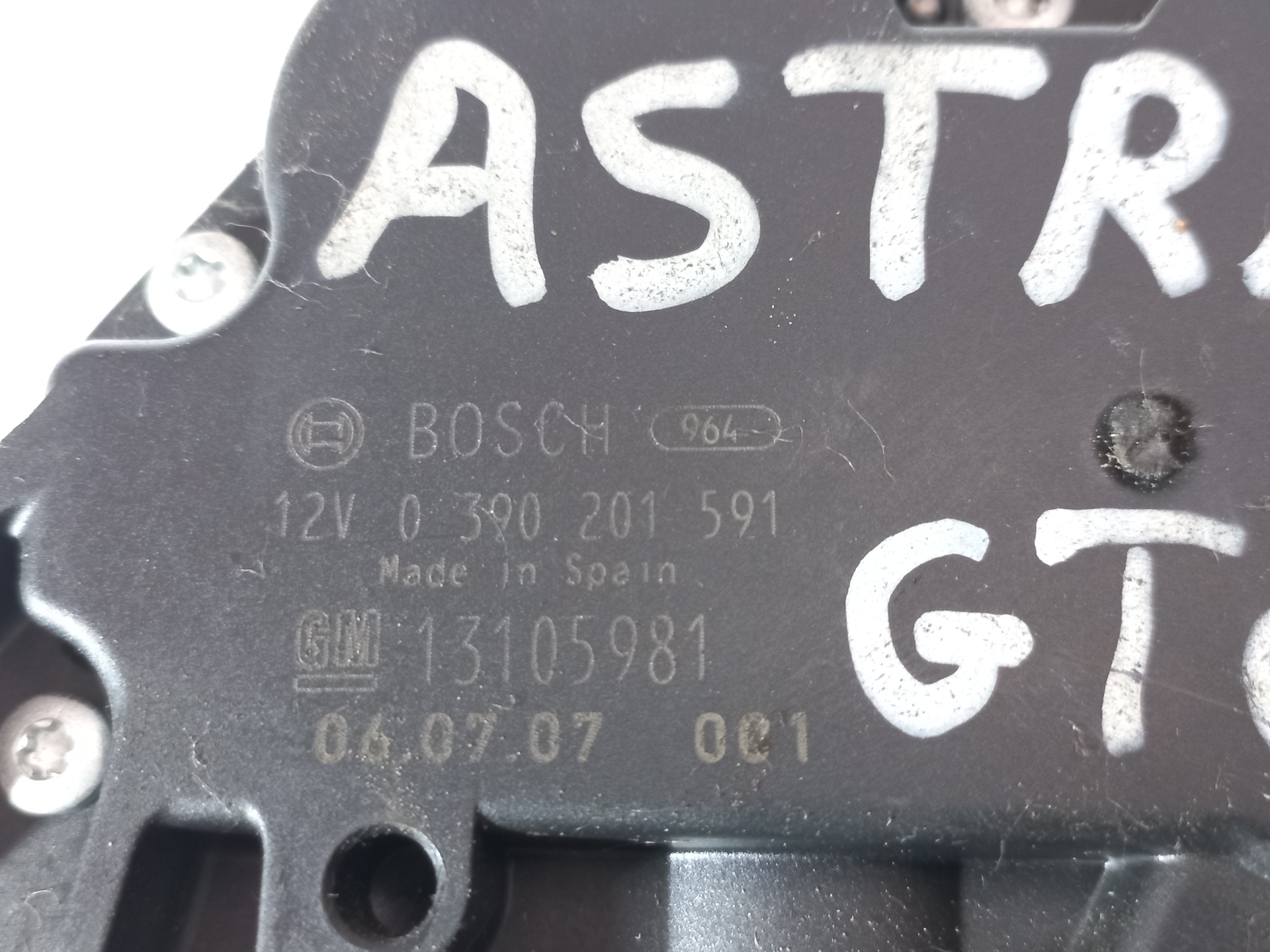 OPEL Astra J (2009-2020) Моторчик заднего стеклоочистителя 13105981 24891979