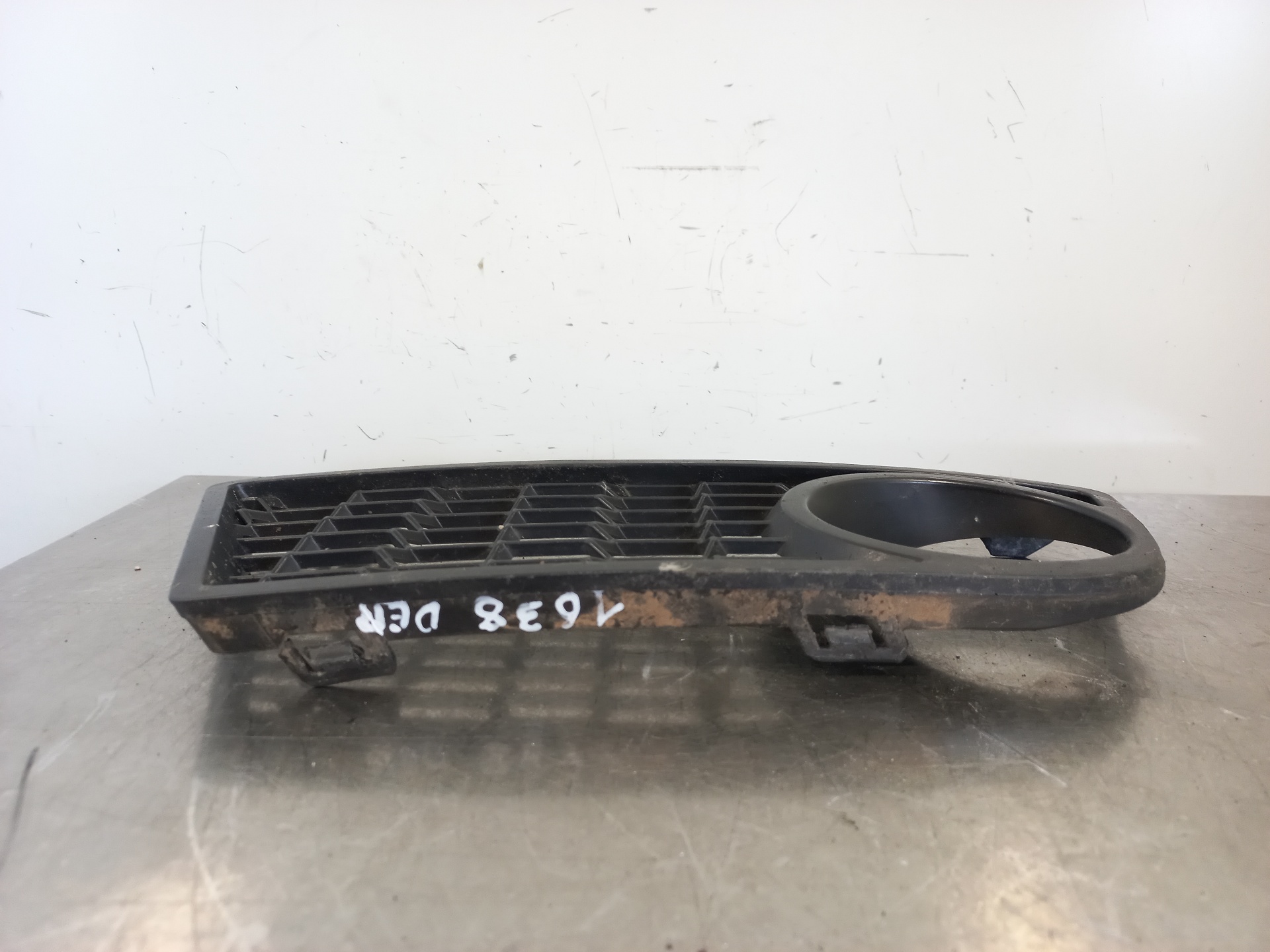 BMW 1 Series F20/F21 (2011-2020) Front Right Grill 26414034