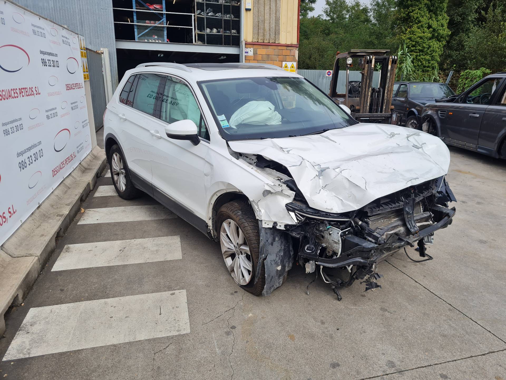 VOLKSWAGEN Tiguan 1 generation (2007-2017) Lève-vitre de porte arrière droite 5NA839462C 26411268